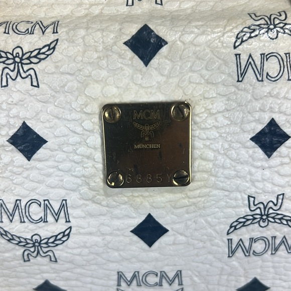 Congratulation to the WINNER!!!!!!✨MCM Givie✨ Live show 9pm EST Tonight!!! - Picture 4 of 16